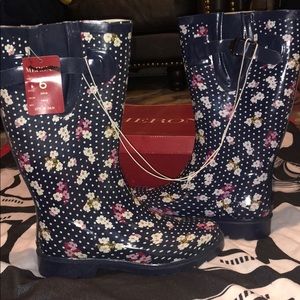 Merona rain boots size 6 woman’s